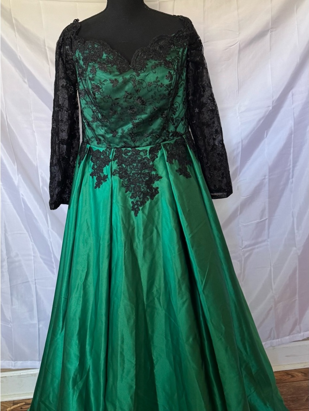 Emerald Green Lace-Overlay Evening Gown